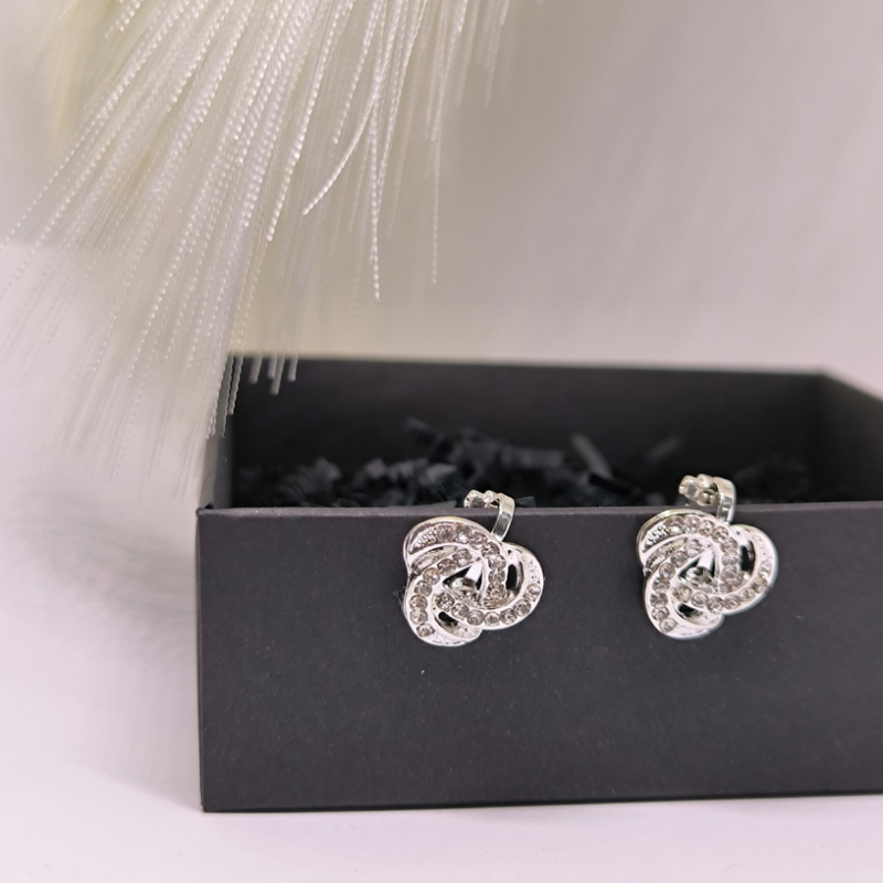 Mirdzoši sudraba krāsas klipši