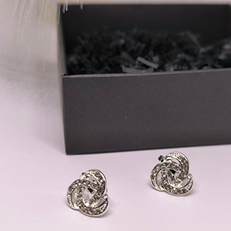 Mirdzoši sudraba krāsas klipši