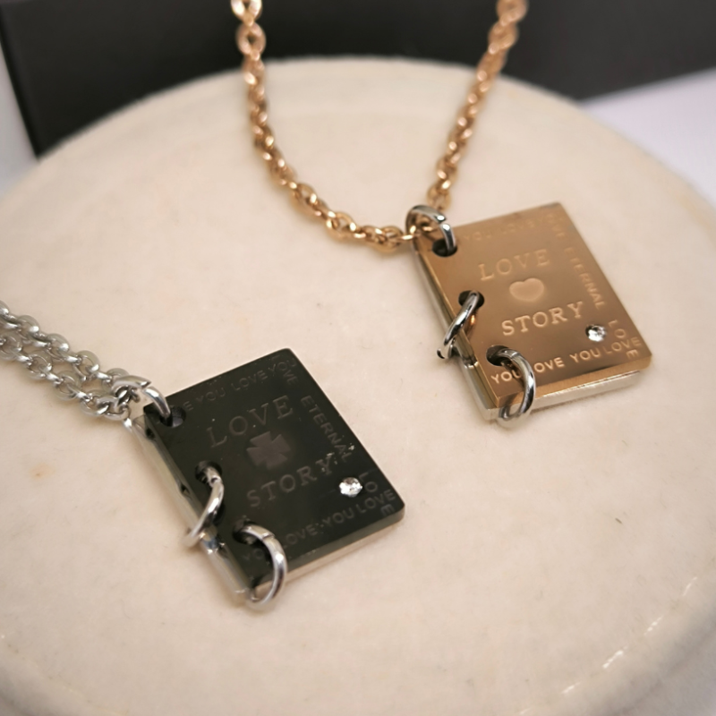 Pāra kaklarotas "Mīlestības stāsts"