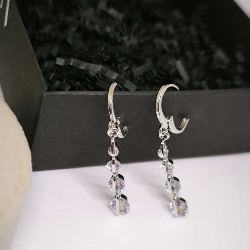 Rotaslietu komplekts ar kristāliem