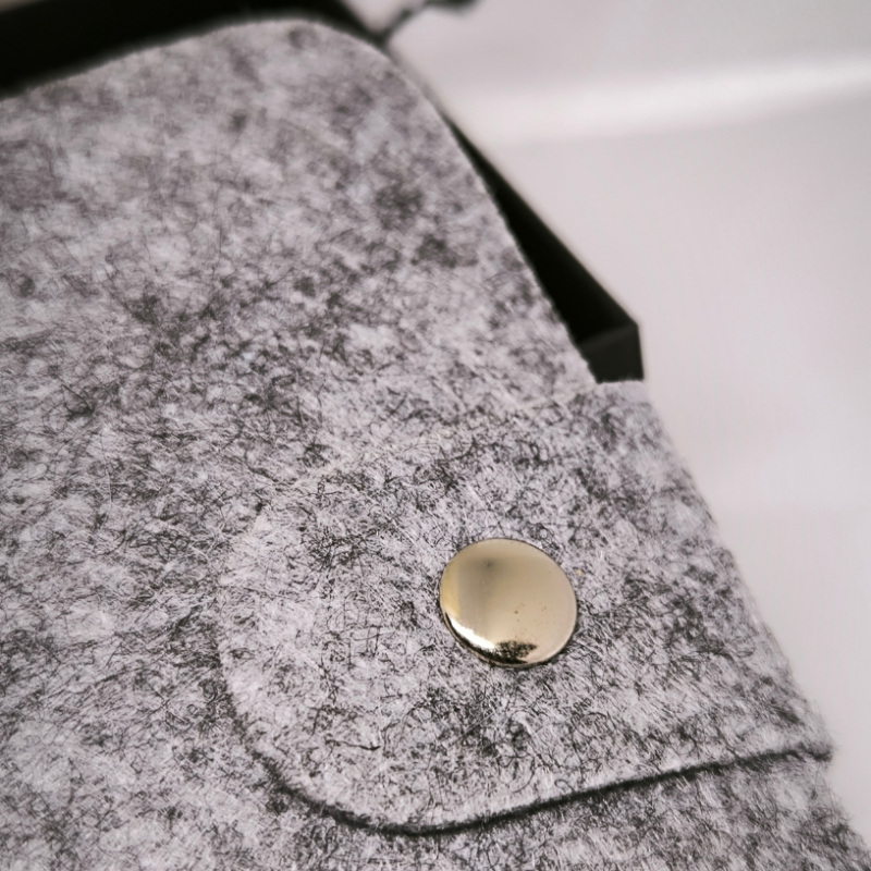 Filca karšu turētājs