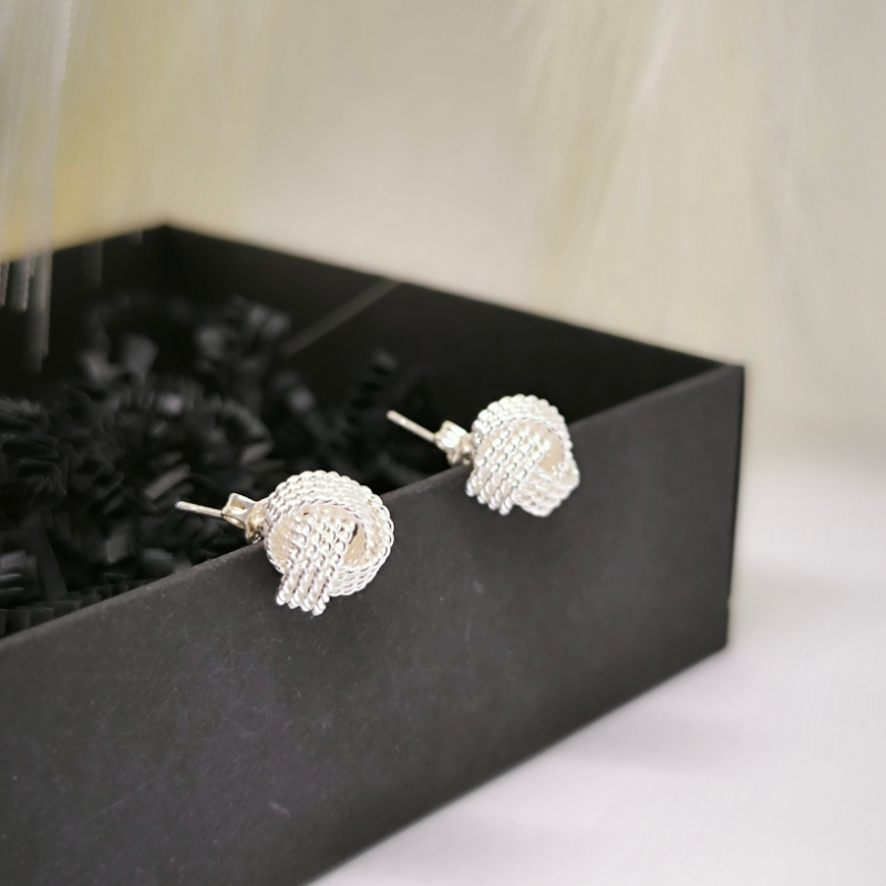 Izteiksmīgas formas auskari