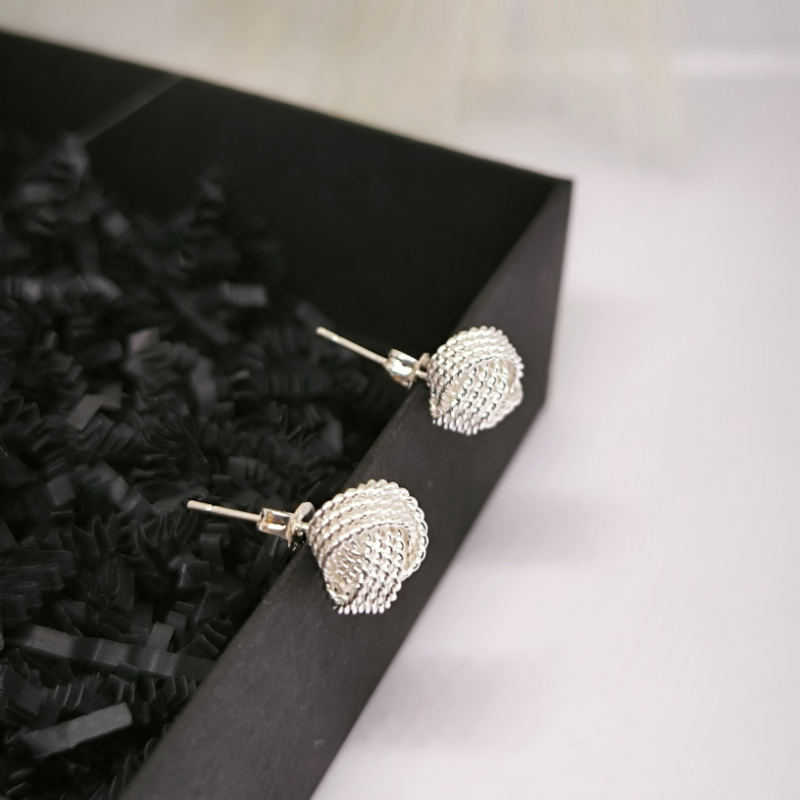 Izteiksmīgas formas auskari