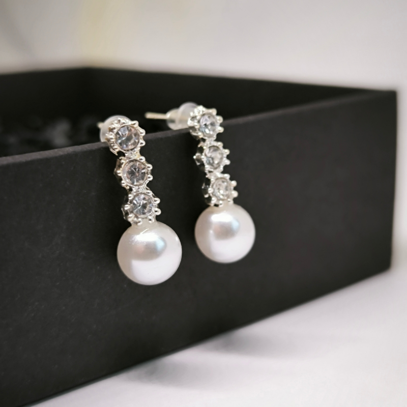 Greznas, pērļu imitācijas auskari