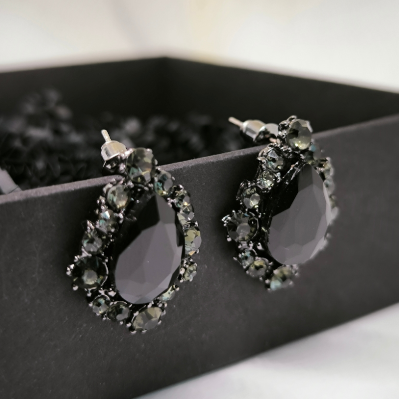 Auskari "Melnie kristāli"