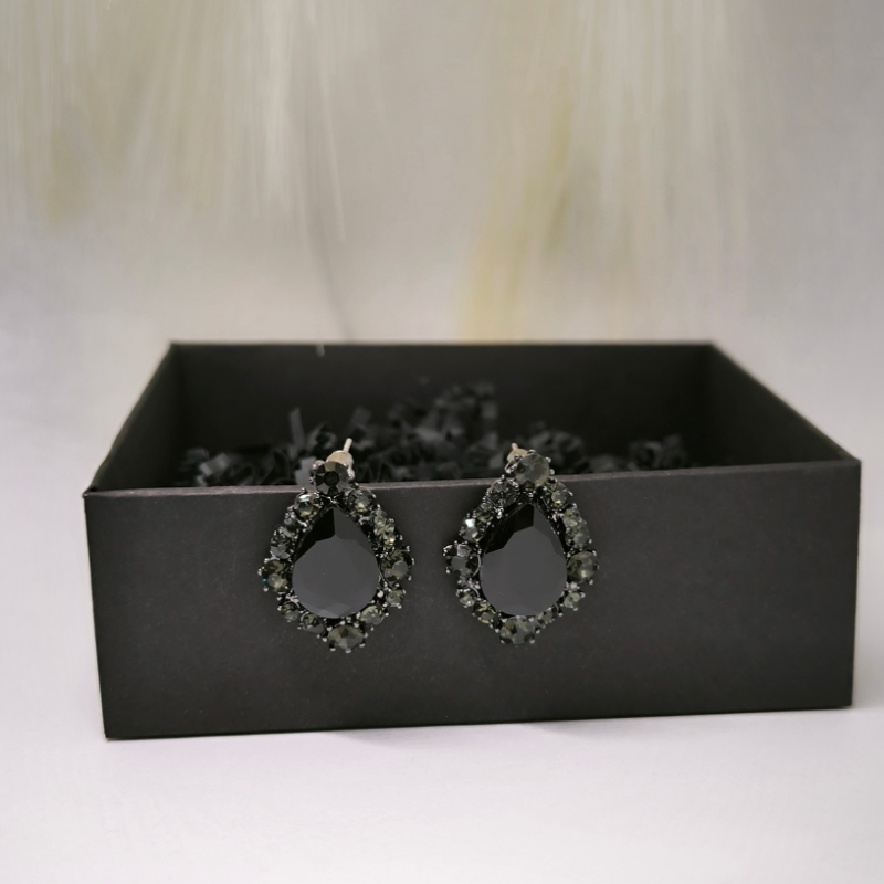 Auskari "Melnie kristāli"