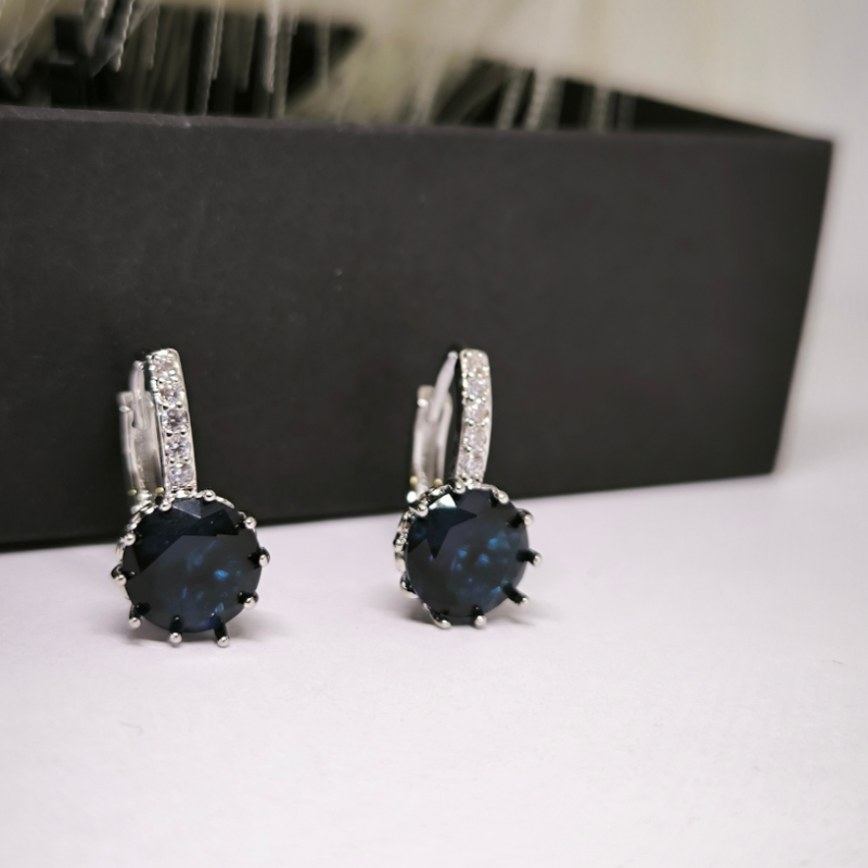 Gredzena formas auskari "Kristāli"