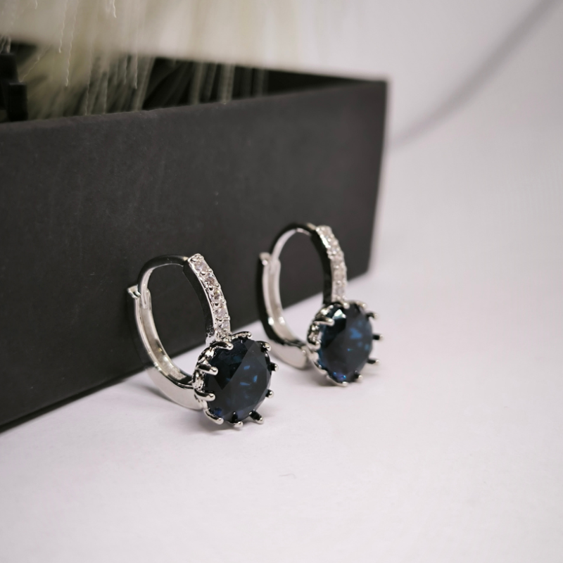 Gredzena formas auskari "Kristāli"