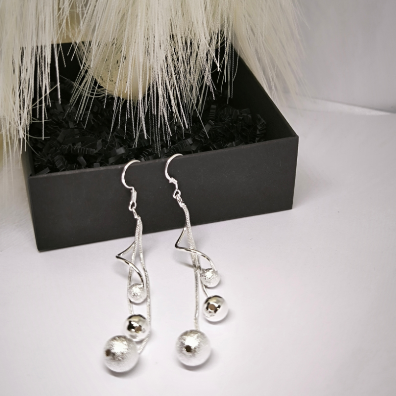 Sudraba krāsas auskari "Pērlītes"