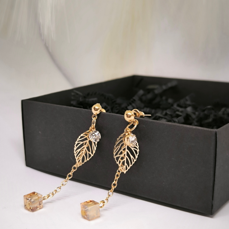 Auskari "Trauslā lapiņa"