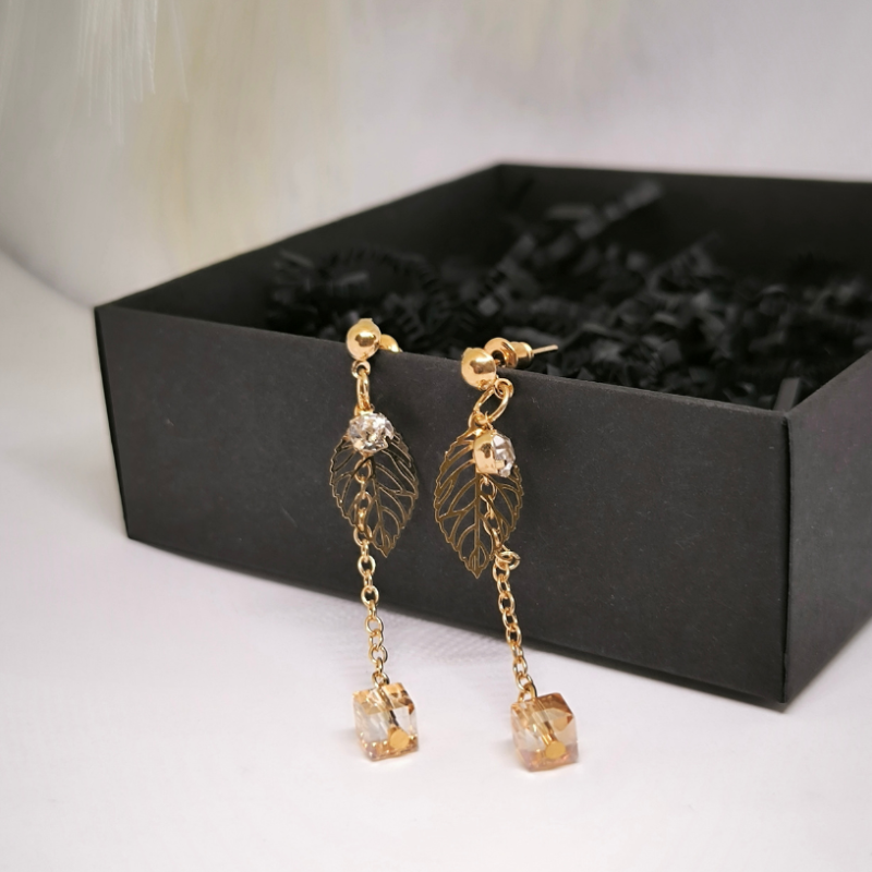 Auskari "Trauslā lapiņa"