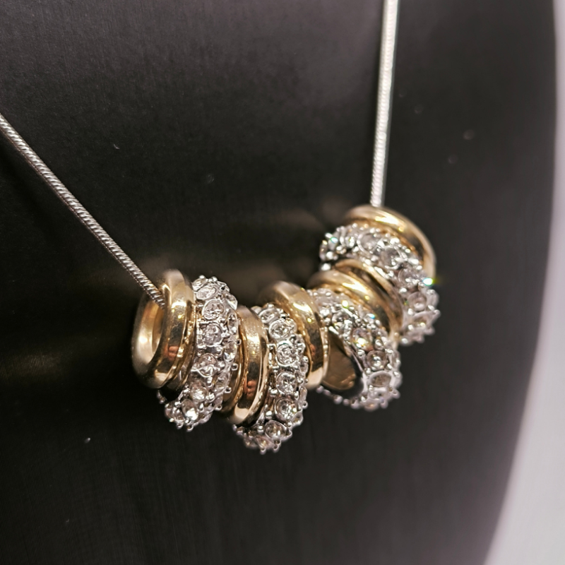 Sieviešu kaklarota "Gredzeni"