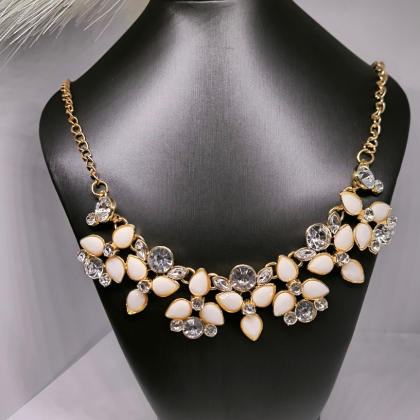 Vintage stila kaklarota – koljē