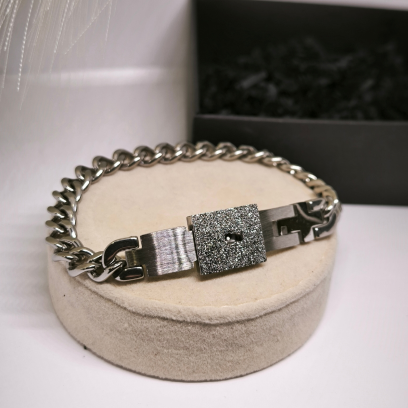 Rotaslietu komplekts pārim rokassprādze un kaklarota