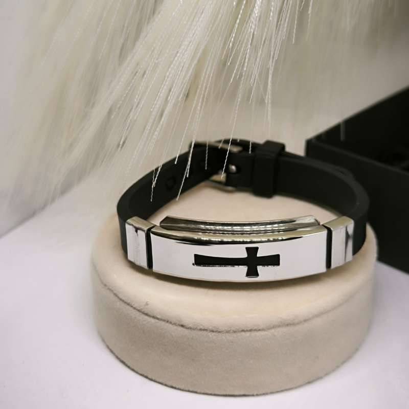 Nerūsējošā tērauda rokassprādze "Krusts"