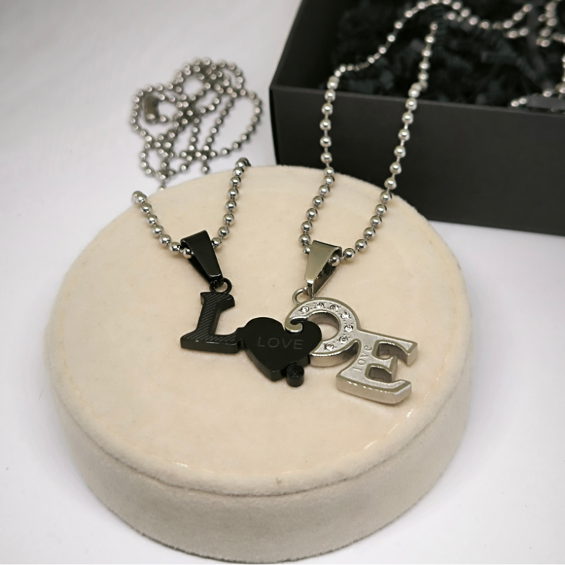 Pāra kaklarotu piekariņi "LoVe"