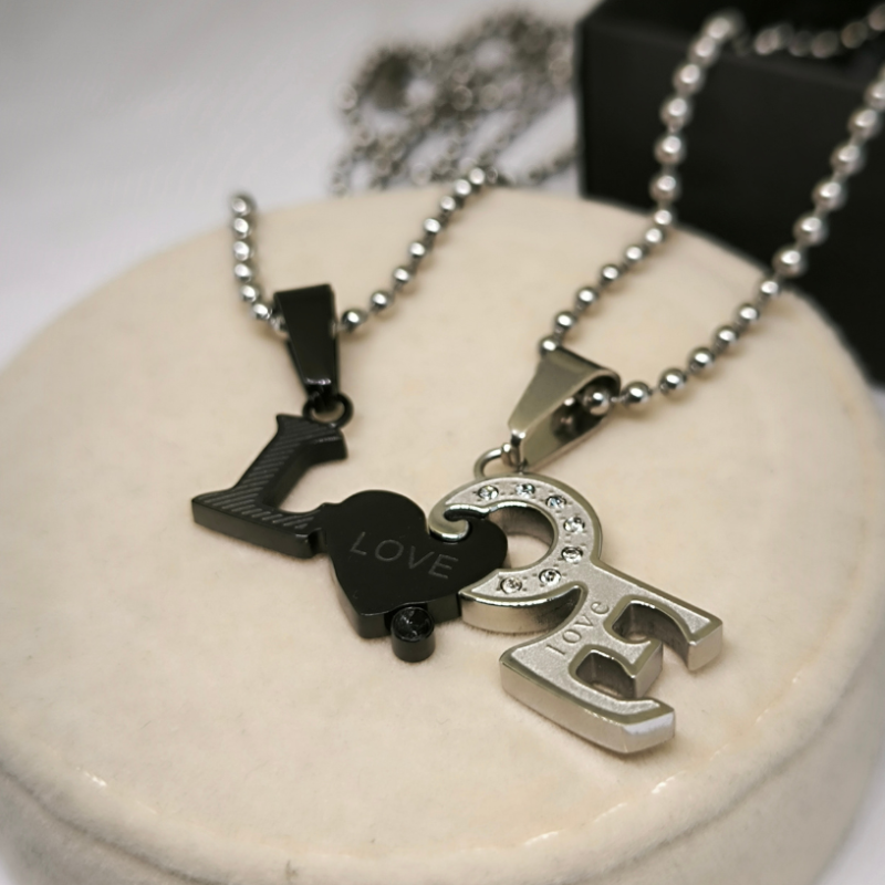 Pāra kaklarotu piekariņi "LoVe"