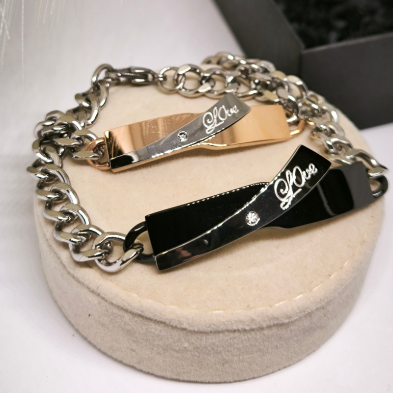 Rokassprādžu komplekts pārim "Love"