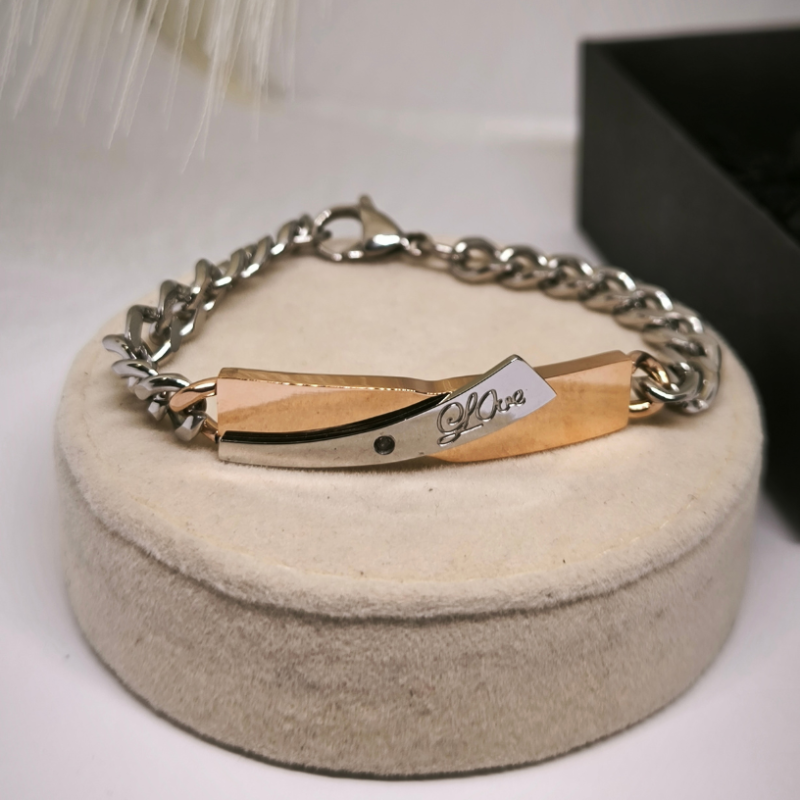 Rokassprādžu komplekts pārim "Love"