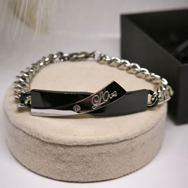 Rokassprādžu komplekts pārim "Love"