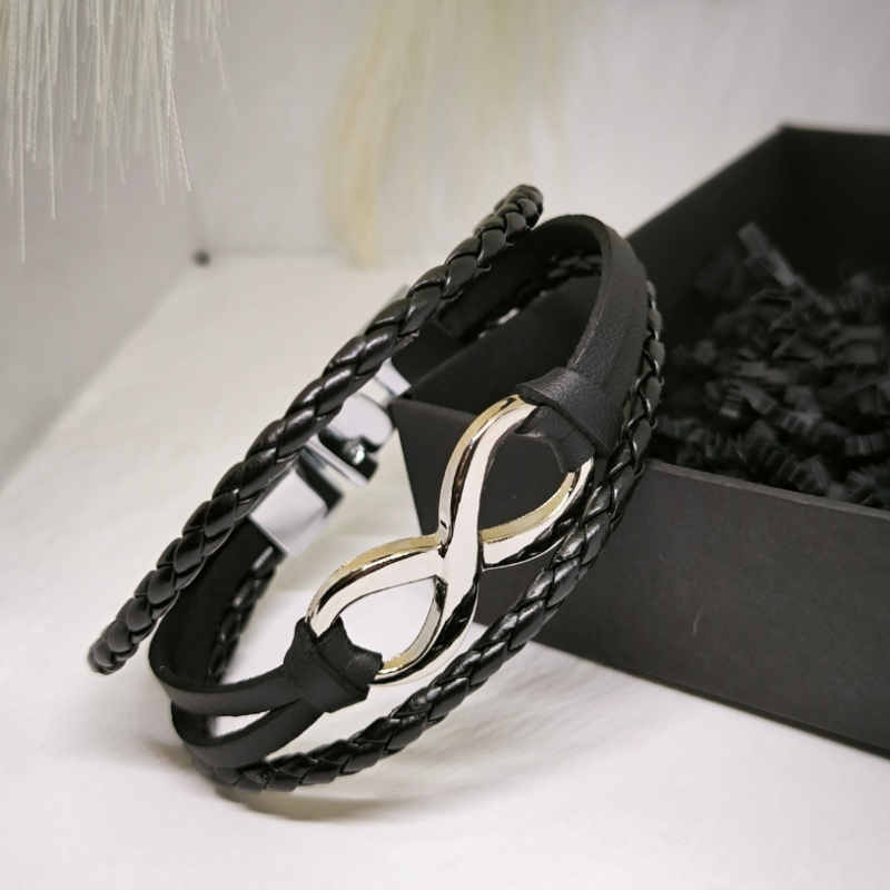 Labi saderīgu ādas rokassprādžu komplekts pāriem