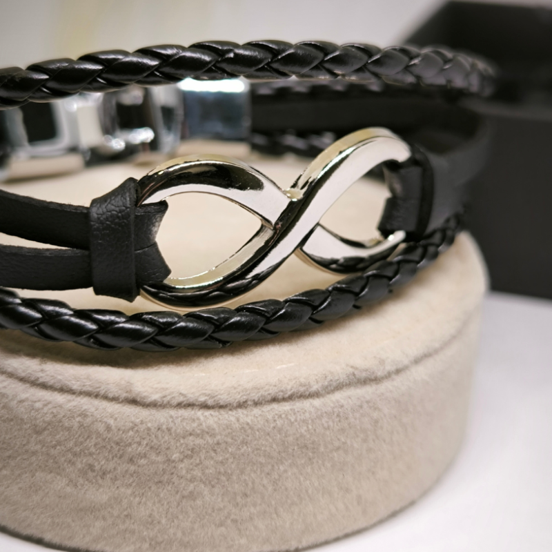 Labi saderīgu ādas rokassprādžu komplekts pāriem