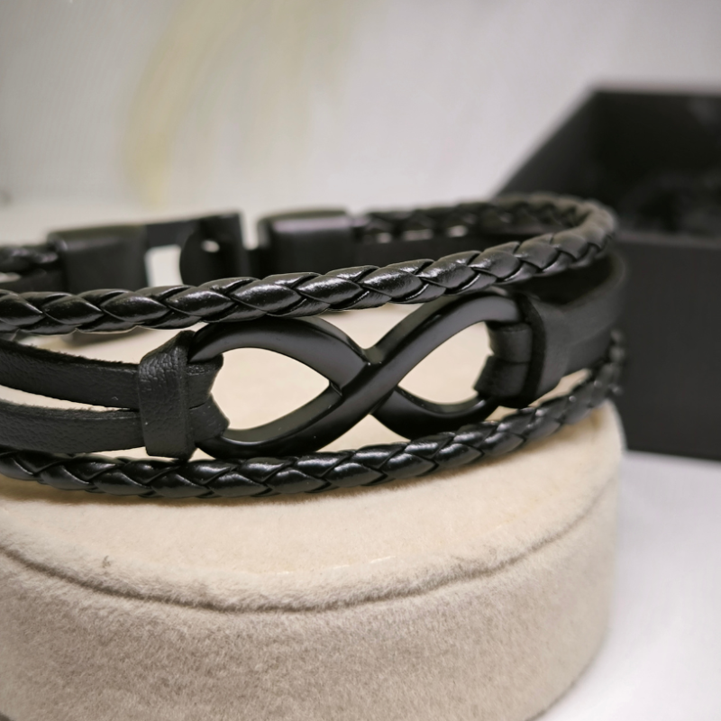 Labi saderīgu ādas rokassprādžu komplekts pāriem