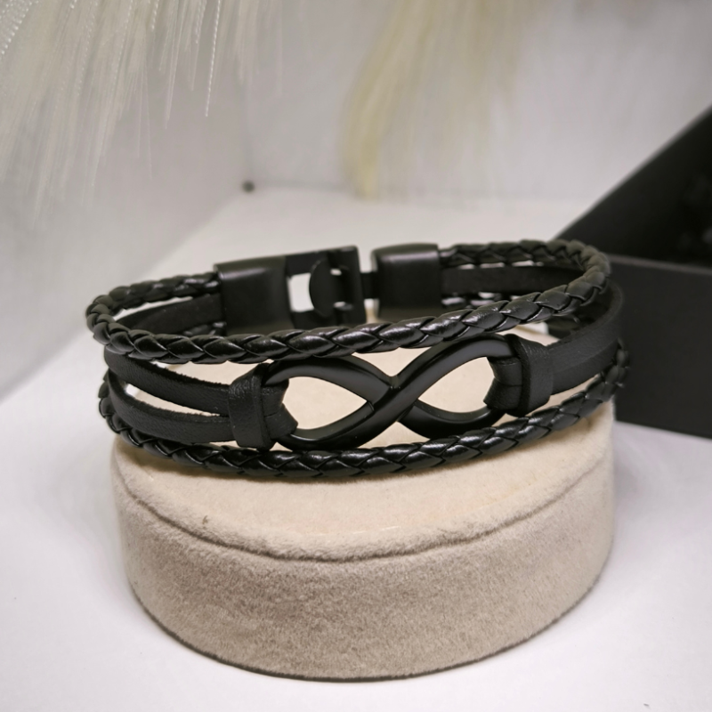 Labi saderīgu ādas rokassprādžu komplekts pāriem