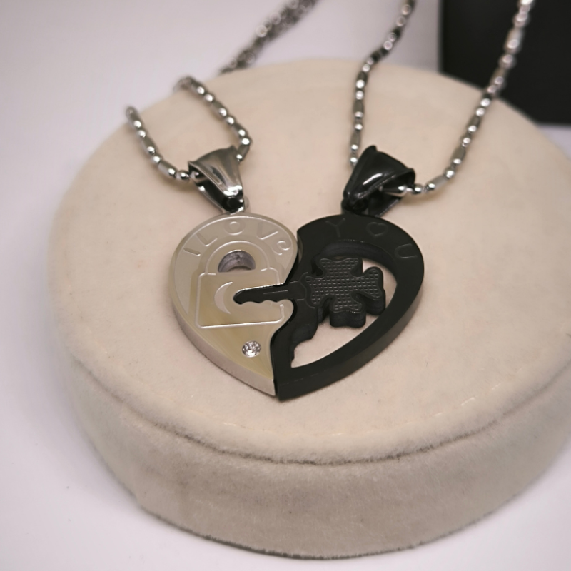 Stilīgs divdaļīgs kaklarota pārim