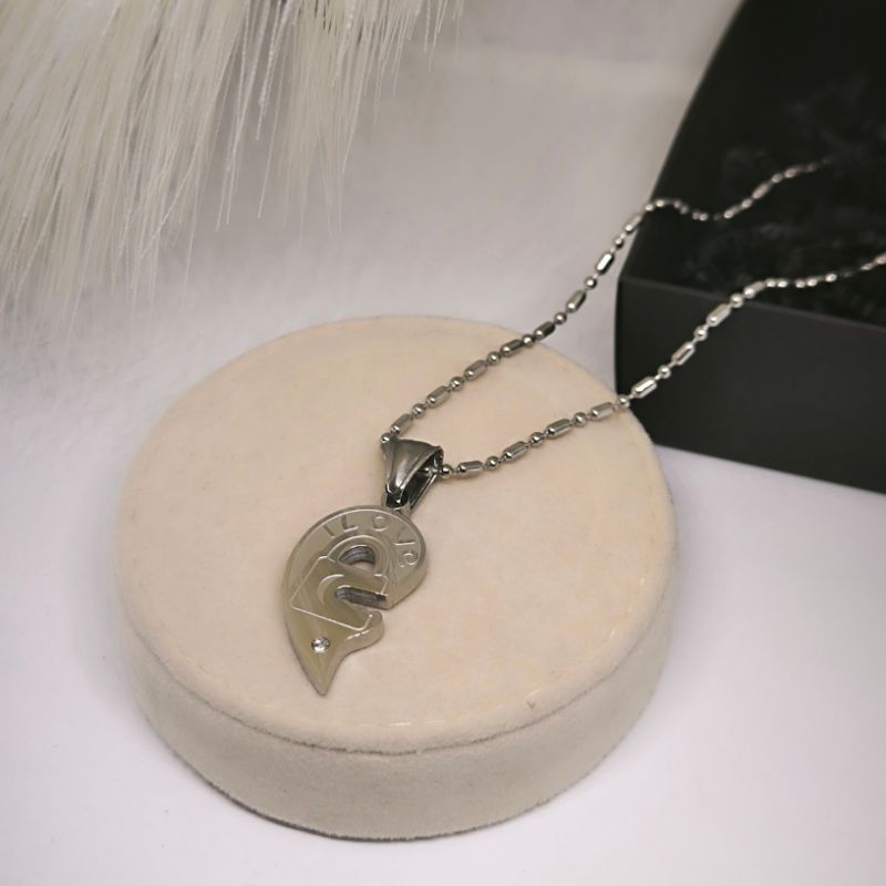 Stilīgs divdaļīgs kaklarota pārim