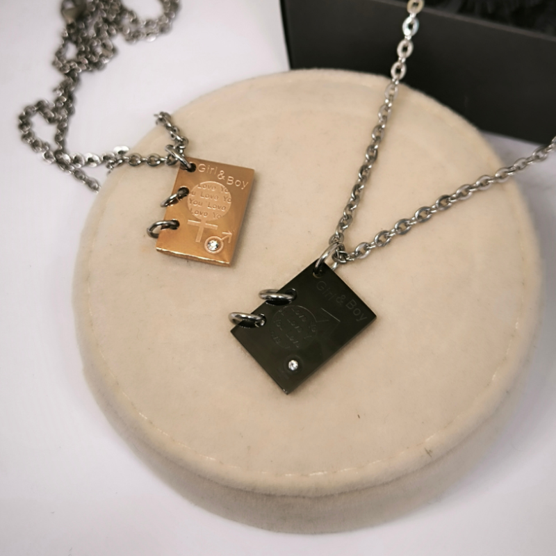 Īpaši spilgta kaklarota dāvana pārim