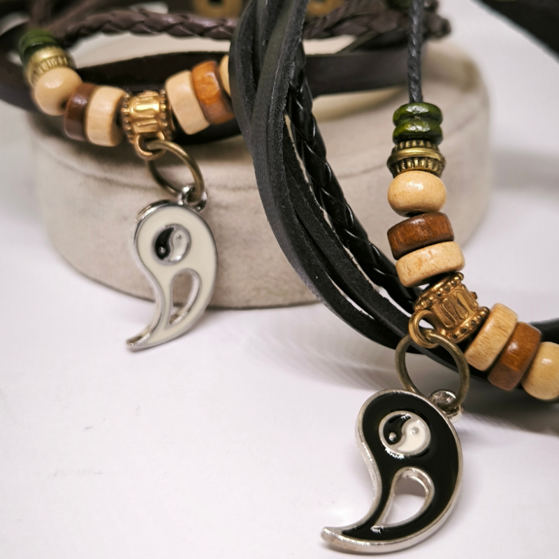 Ādas rokassprādžu komplekts pārim "Yin un Yang"