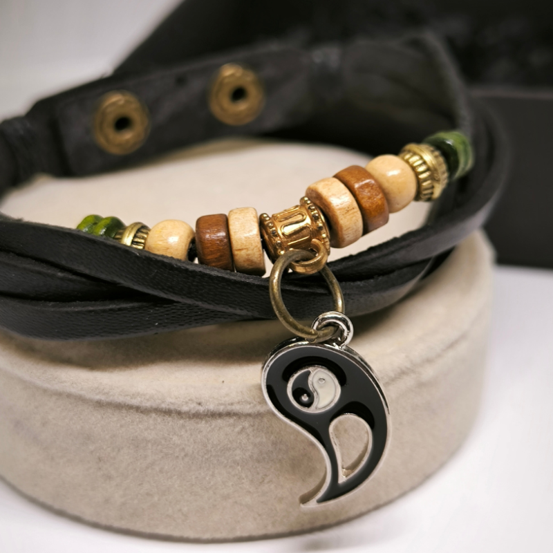 Ādas rokassprādžu komplekts pārim "Yin un Yang"