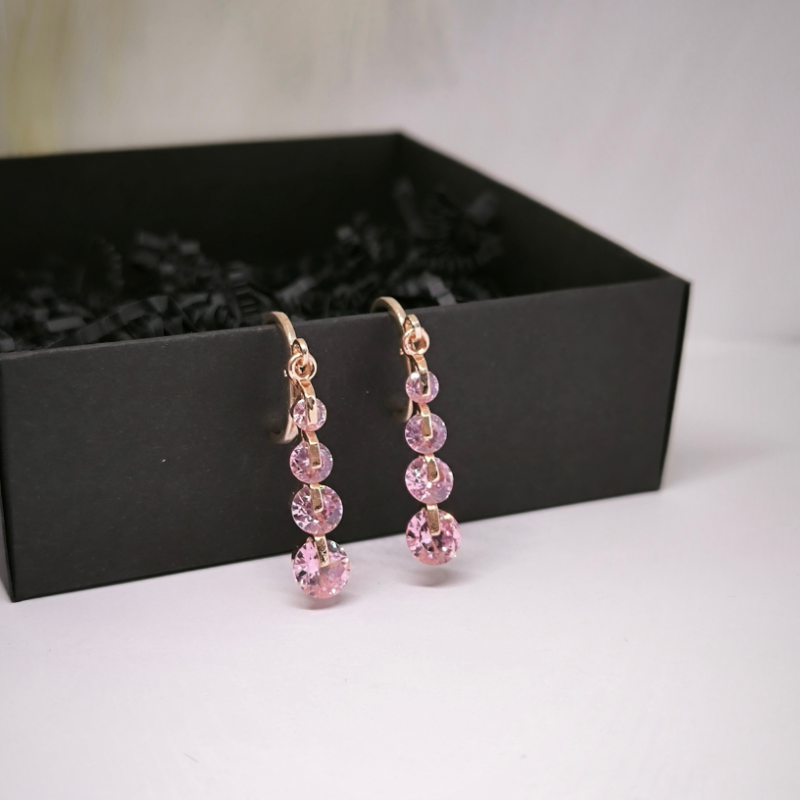 Garās auskari "Kristālu rotaļa"