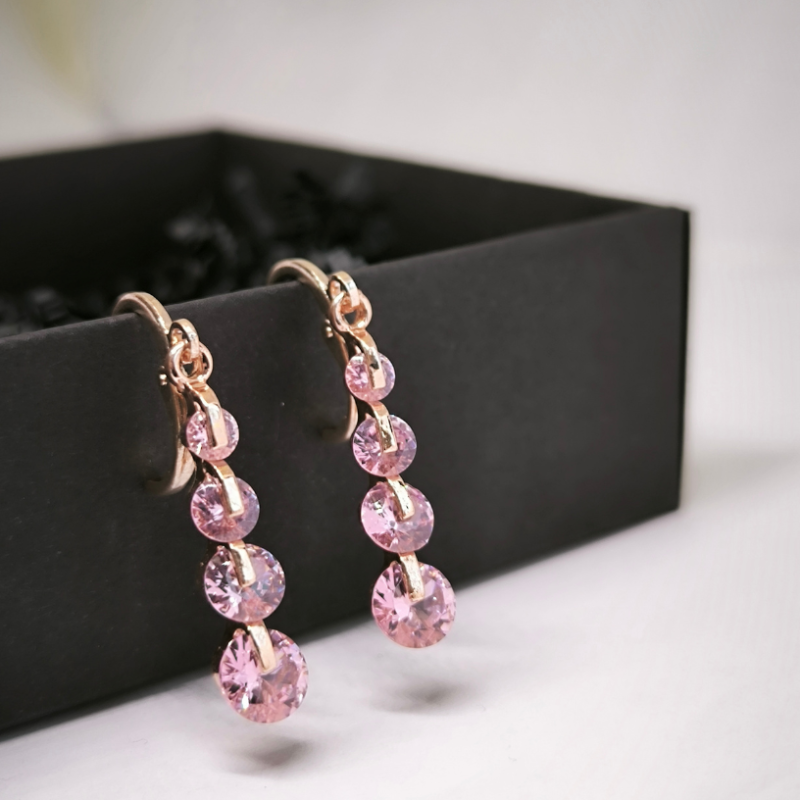 Garās auskari "Kristālu rotaļa"