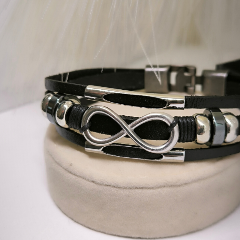 Skaista rokassprādze "Bezgalība"