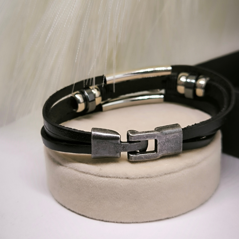 Skaista rokassprādze "Bezgalība"