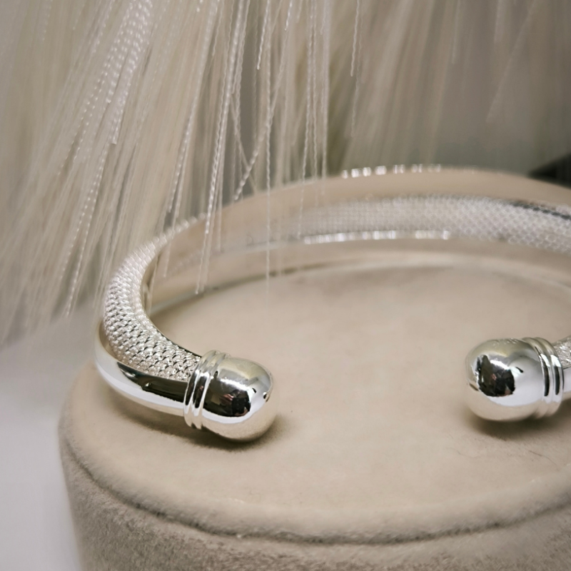 Ekskluzīva dizaina QiLeSen rokassprādze