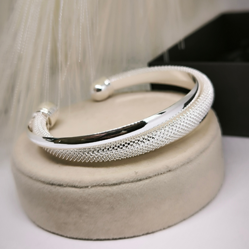 Ekskluzīva dizaina QiLeSen rokassprādze