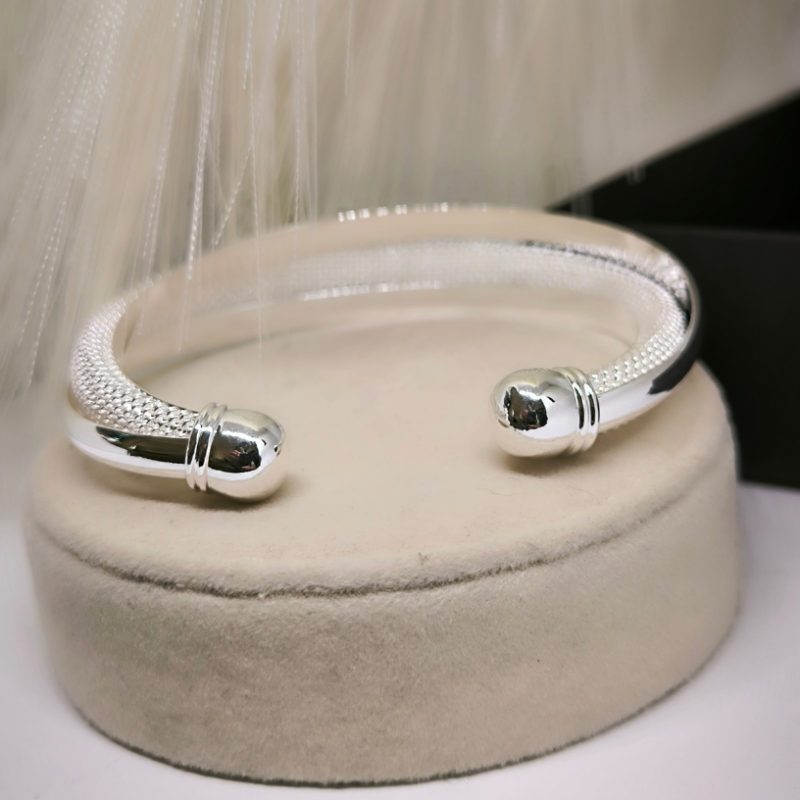 Ekskluzīva dizaina QiLeSen rokassprādze