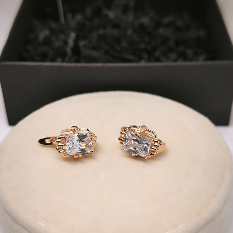 Svētku rozā zelta krāsas auskari ar cirkoniju