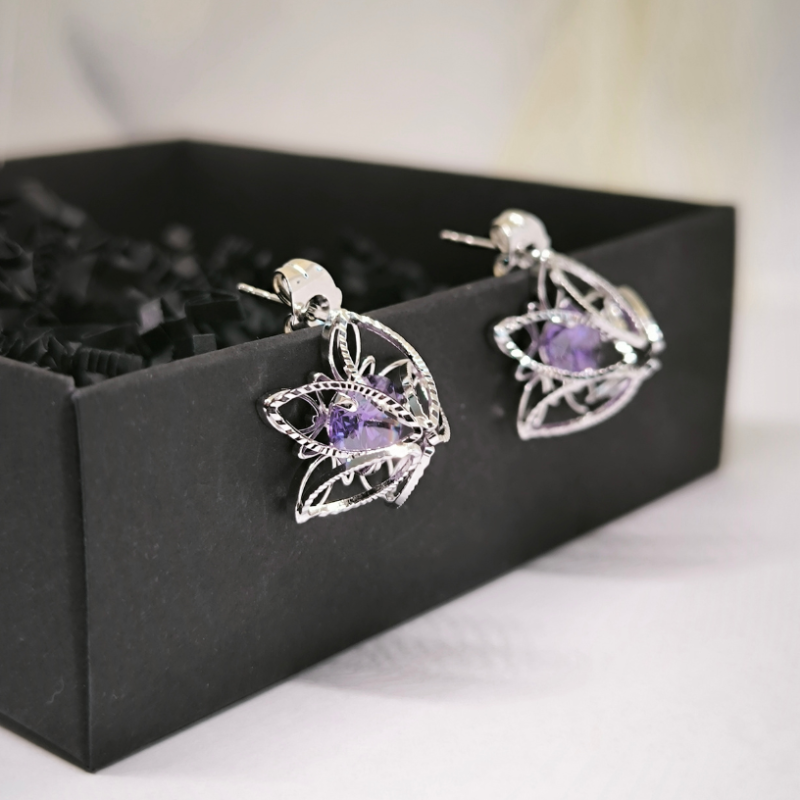 Zieda formas auskari ar cirkonija akmentiņu