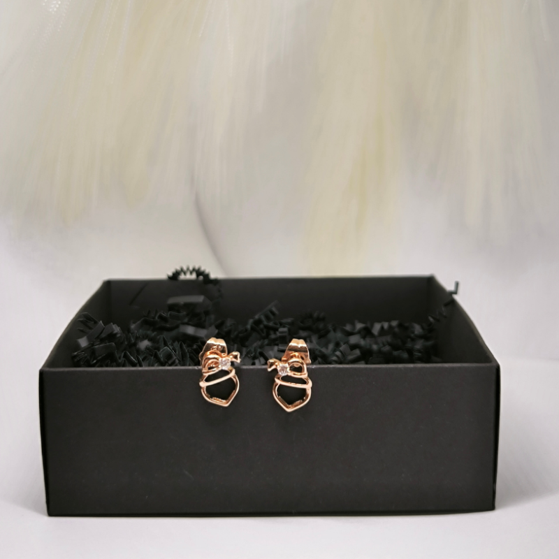 Rozā zelta krāsas kniedētas auskari ar cirkonu