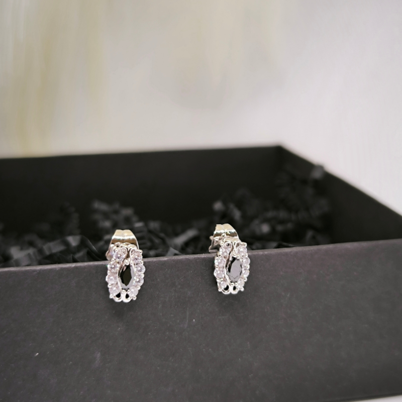 Bohēmas stila auskari ar grezniem ornamentiem