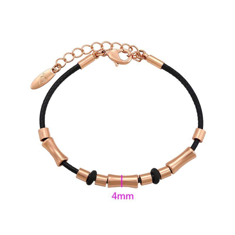 Rokassprādze ar metāla akcentiem