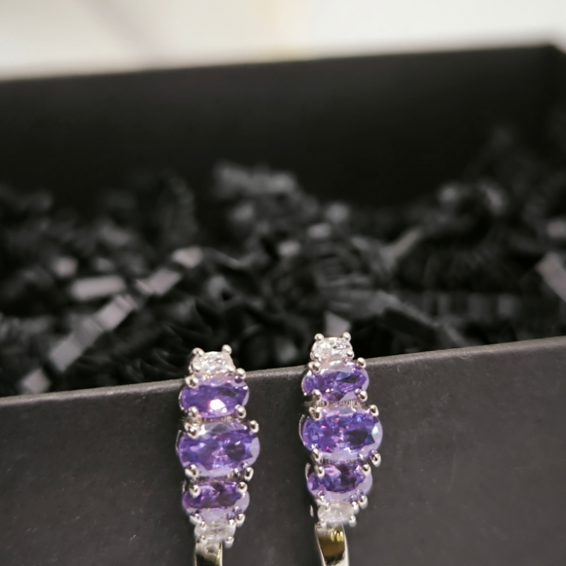 Oriģināla dizaina auskari ar cirkoniju