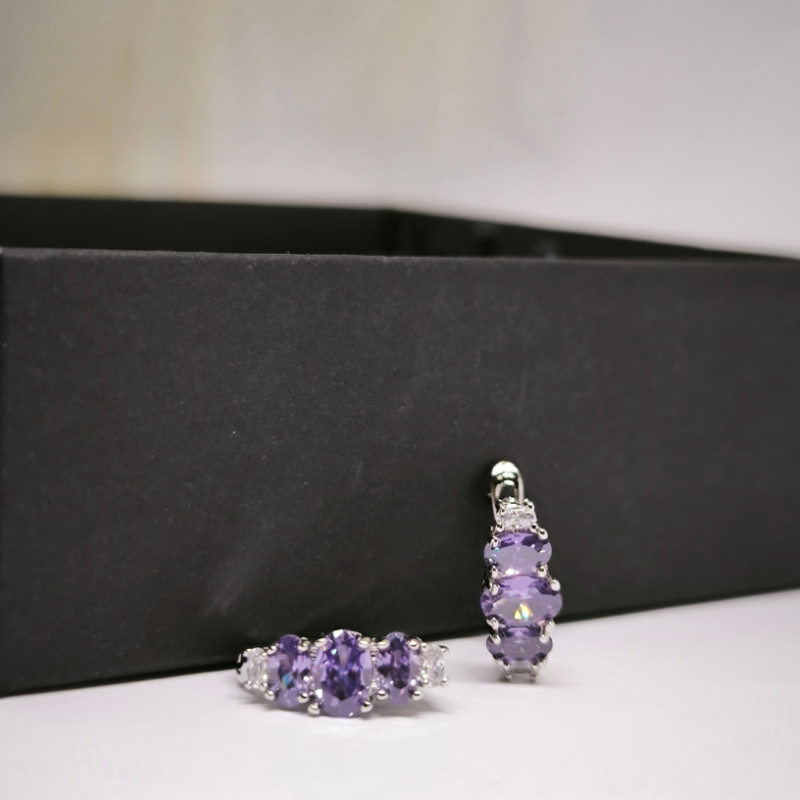 Oriģināla dizaina auskari ar cirkoniju