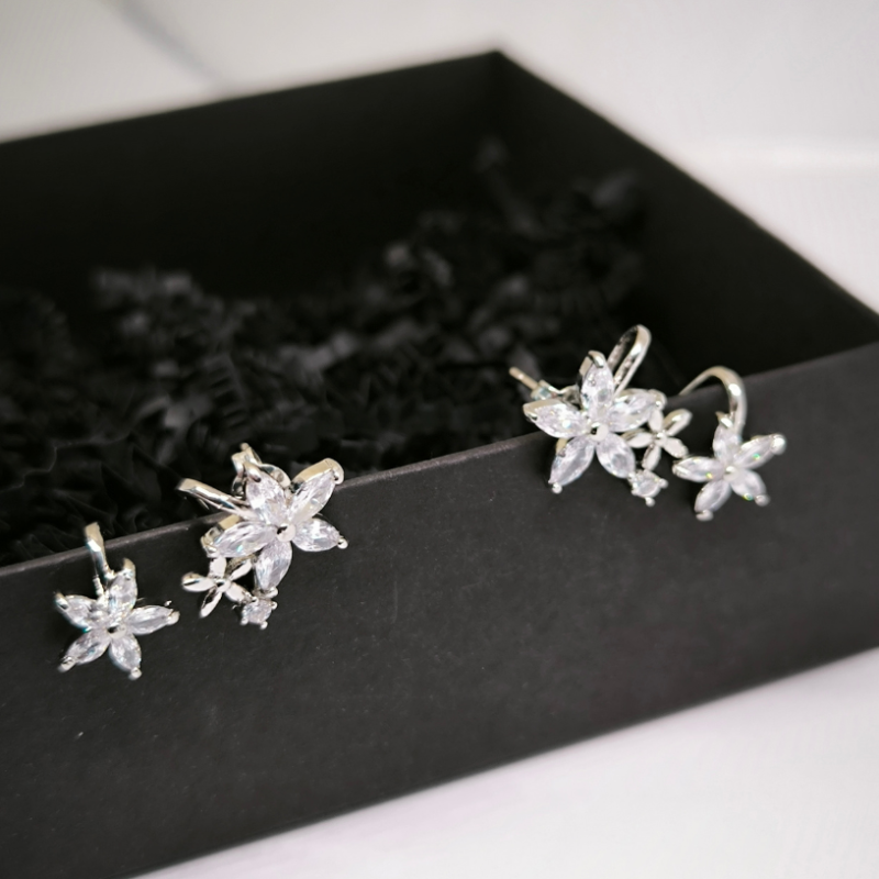 Ekskluzīva dizaina auskari ar ziediem