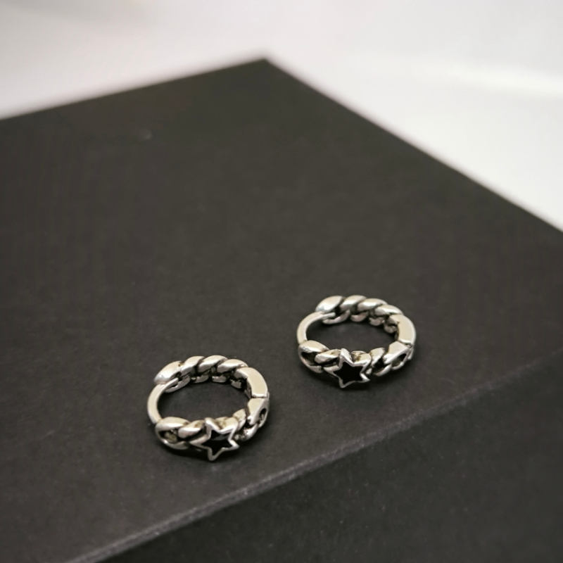 Retro stila sieviešu auskari