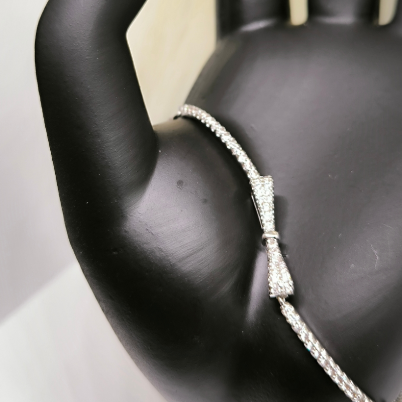 Burvīga sieviešu rokassprādze ar lentīti